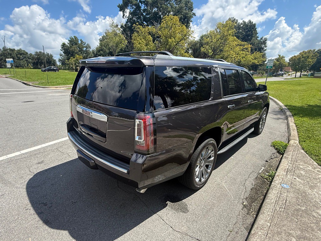 2016 GMC Yukon Image 10