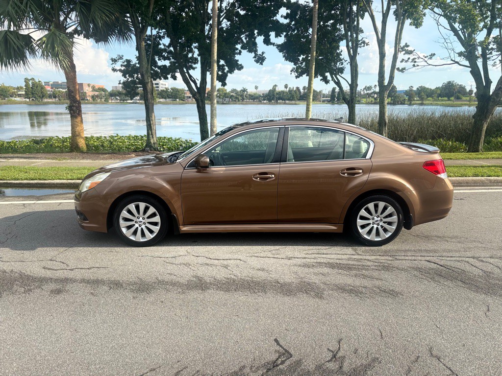 2012 Subaru Legacy Image 1