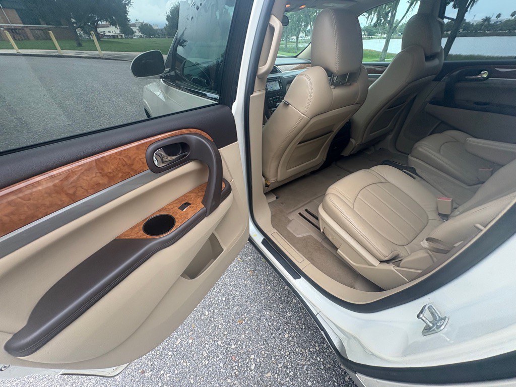 2012 Buick Enclave Image 10
