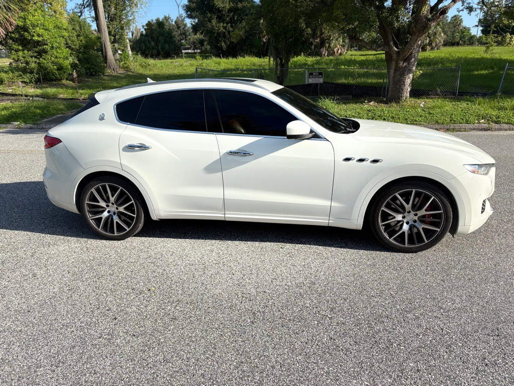 2017 Maserati Levante Image 5