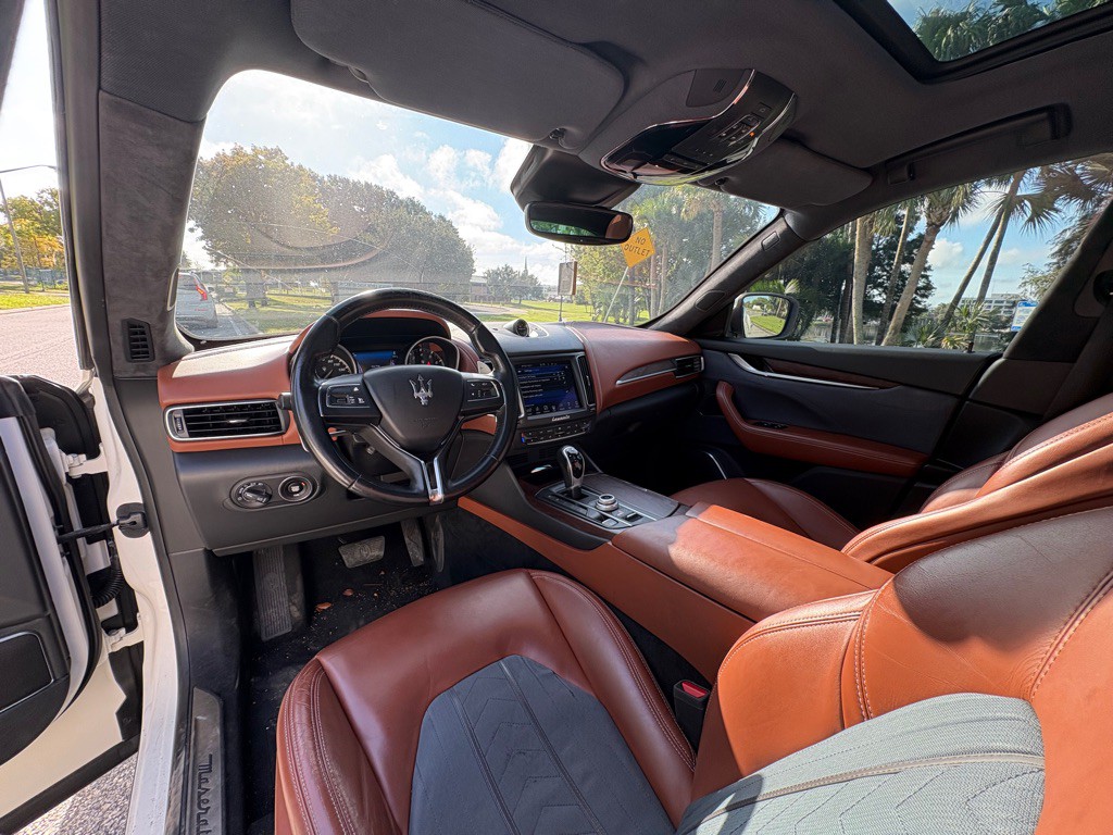 2017 Maserati Levante Image 11