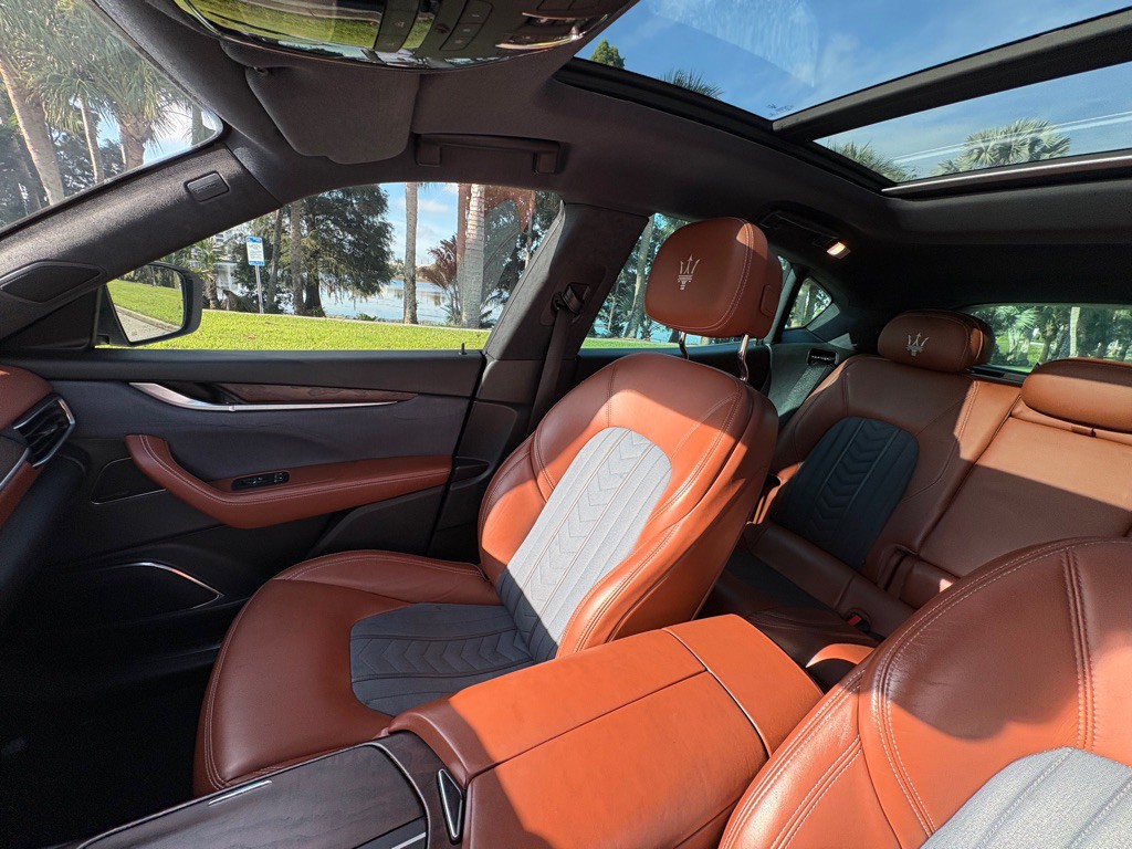 2017 Maserati Levante Image 17