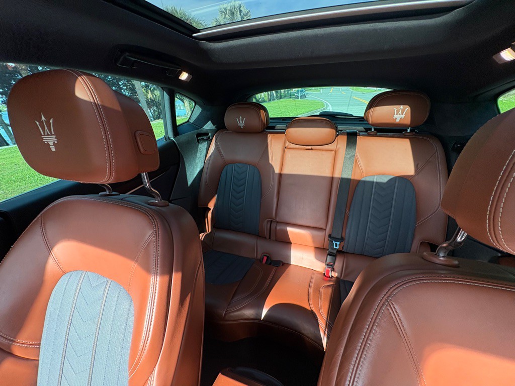 2017 Maserati Levante Image 20
