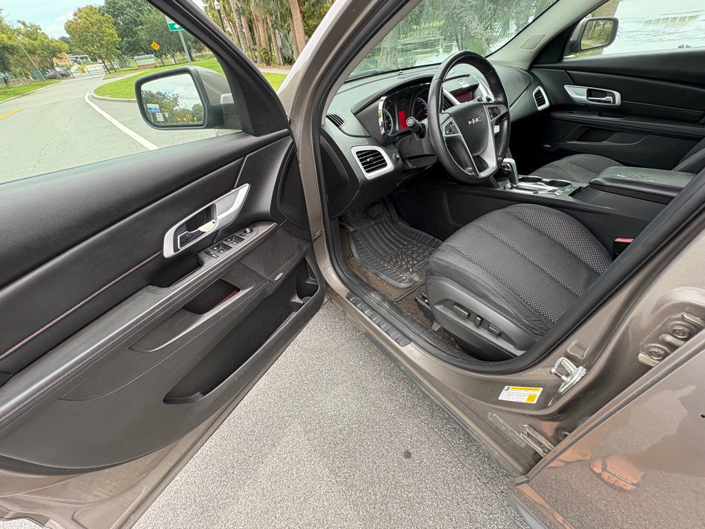 2011 GMC Terrain Image 28