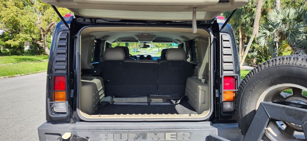 2003 HUMMER H2 Image 11