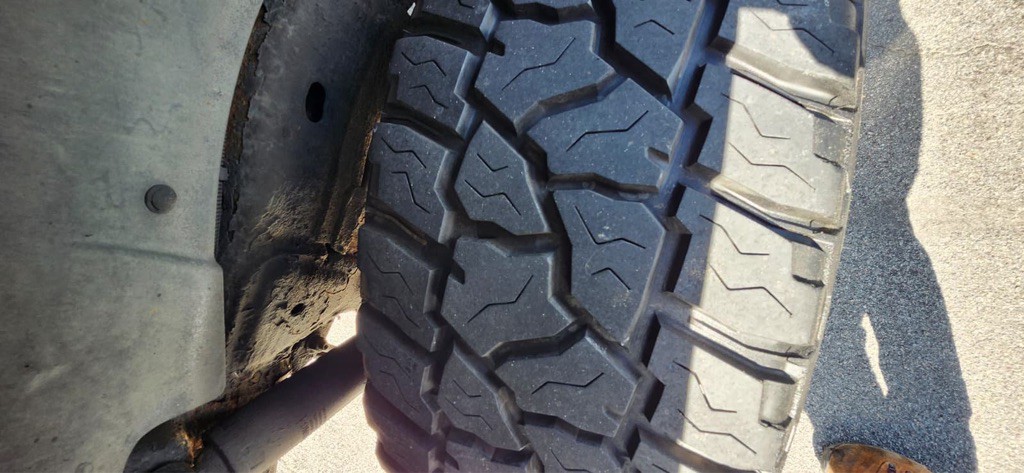 2003 HUMMER H2 Image 12