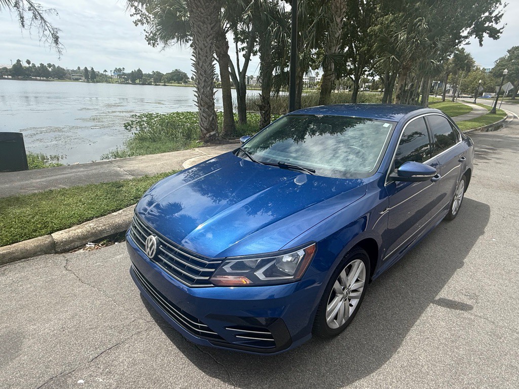 2017 Volkswagen Passat Image 2