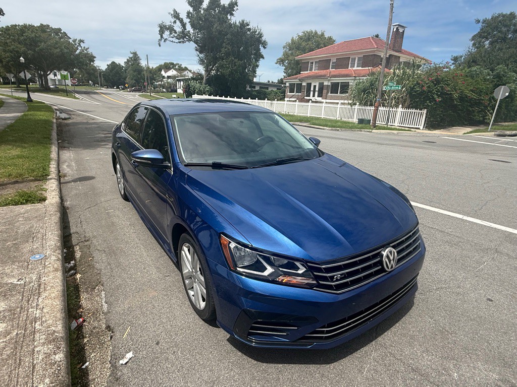 2017 Volkswagen Passat Image 4