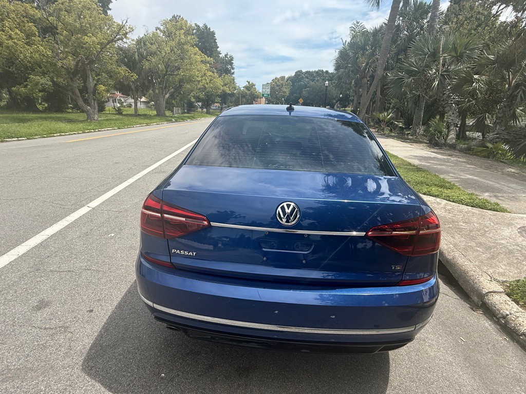 2017 Volkswagen Passat Image 7