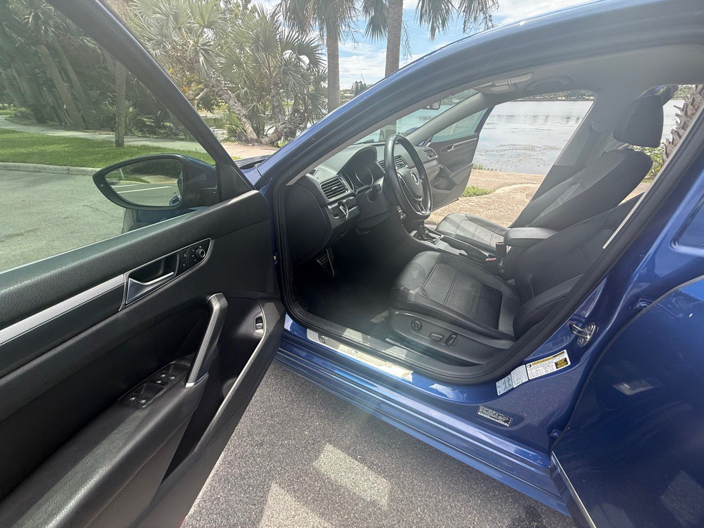 2017 Volkswagen Passat Image 11