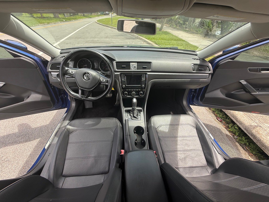 2017 Volkswagen Passat Image 12