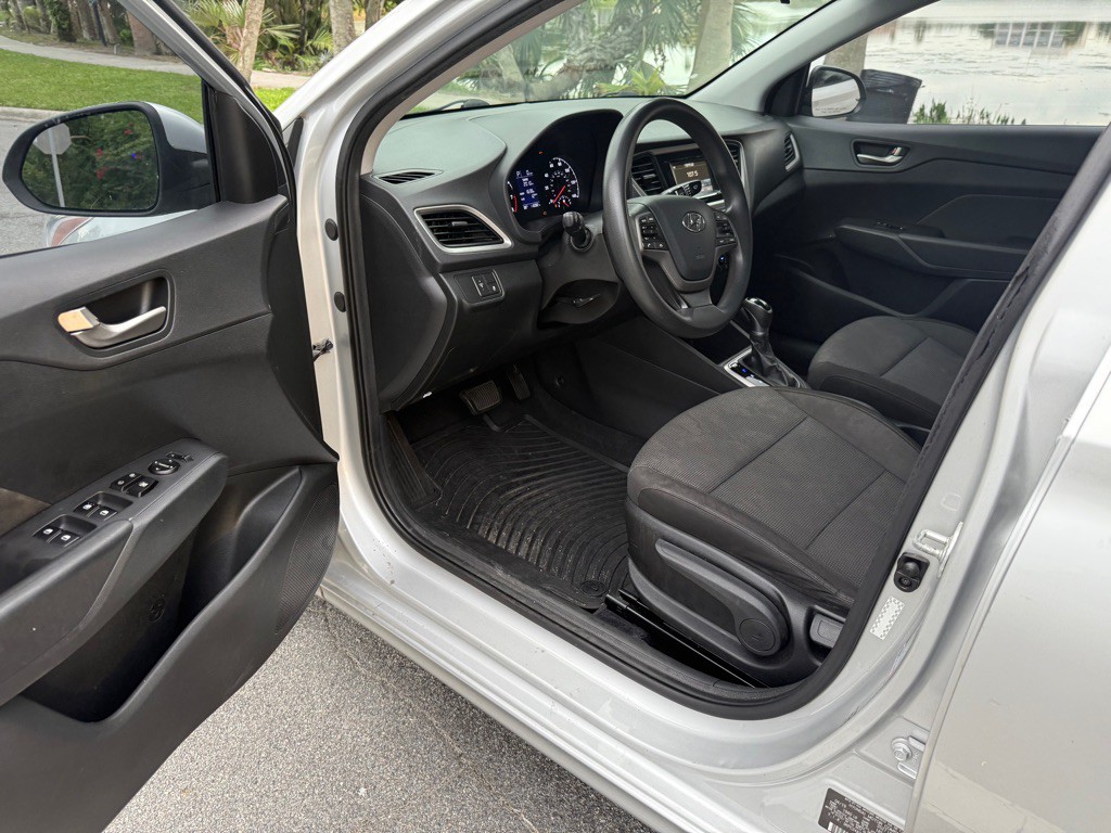 2019 Hyundai Accent Image 9