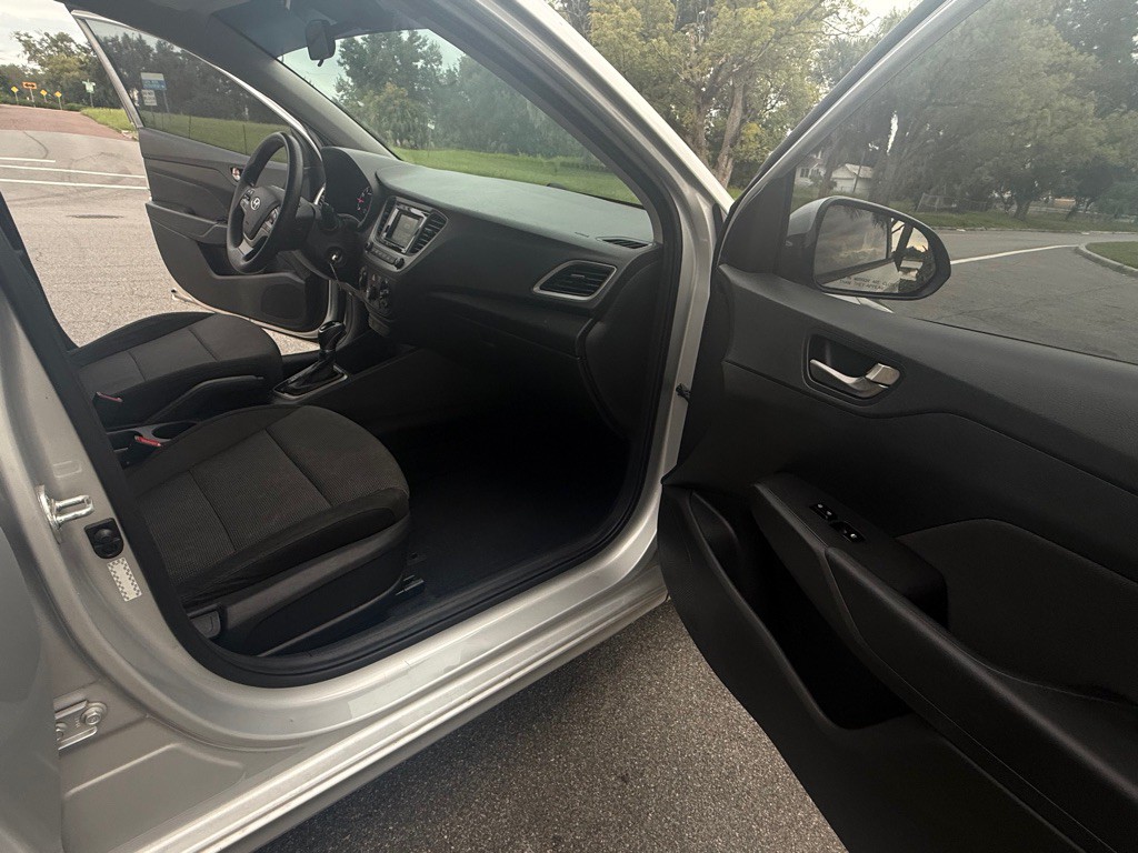 2019 Hyundai Accent Image 10