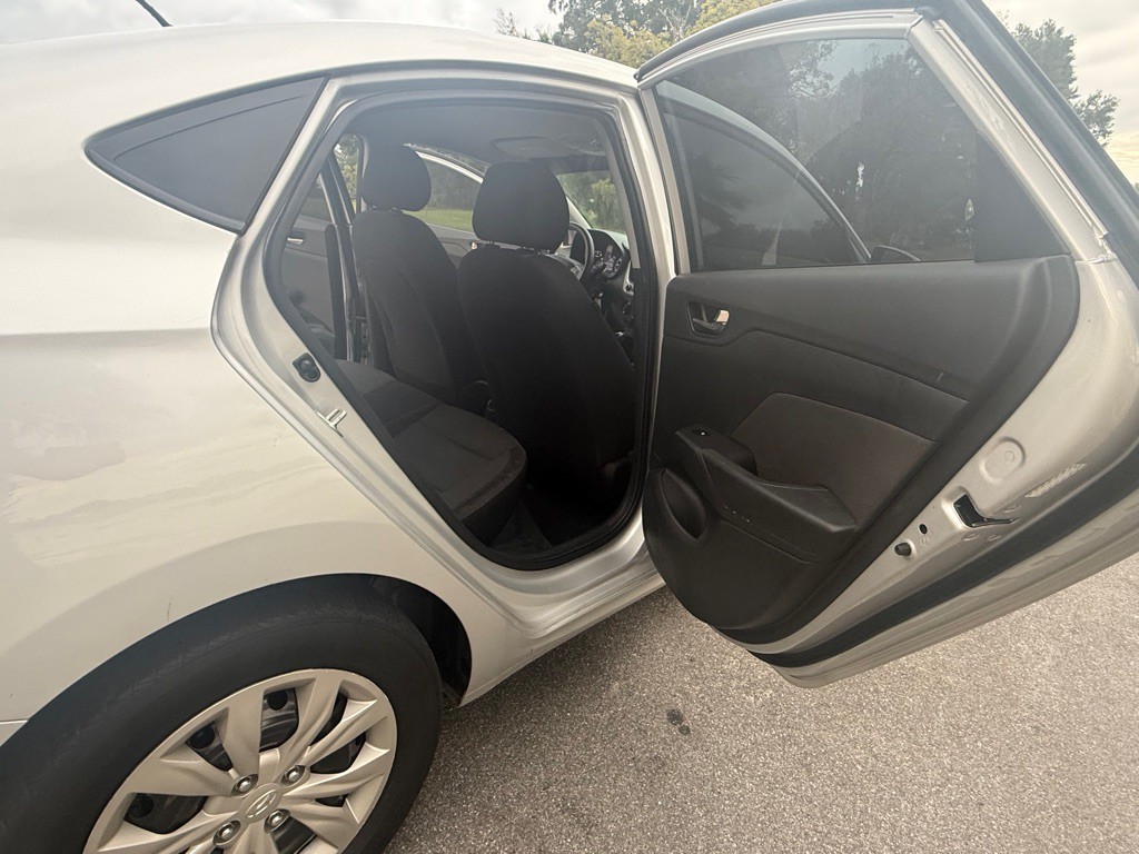 2019 Hyundai Accent Image 11
