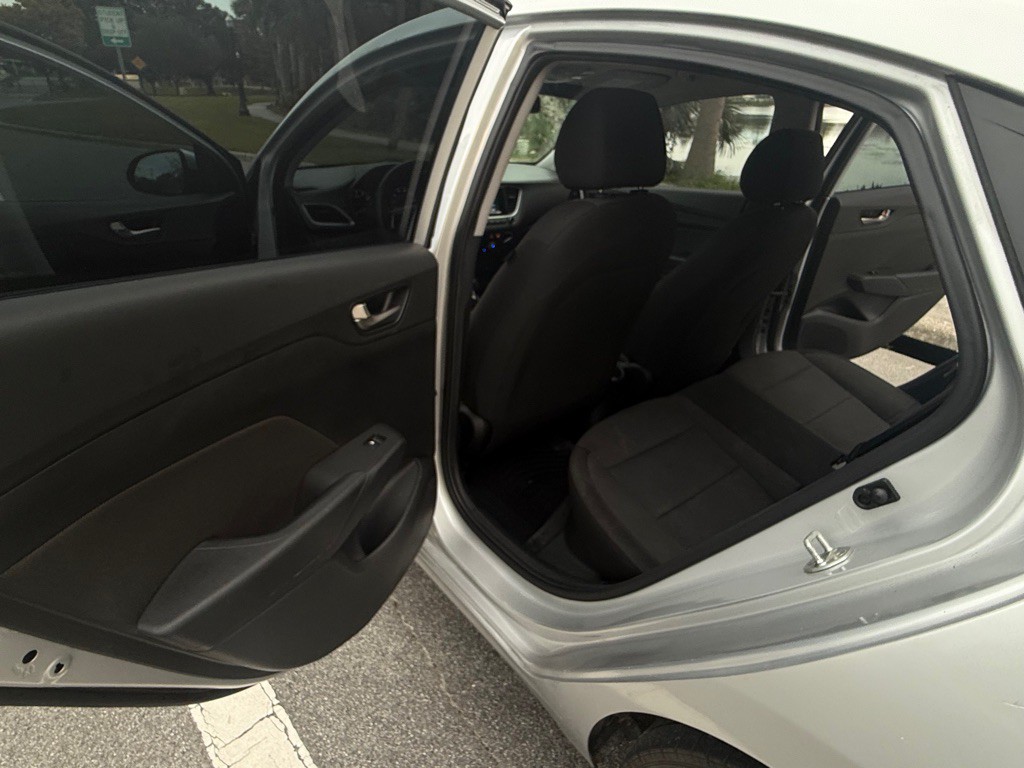 2019 Hyundai Accent Image 12