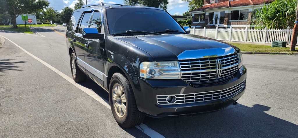 2010 Lincoln Navigator Image 4