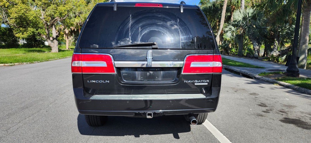 2010 Lincoln Navigator Image 7