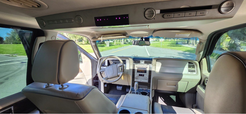 2010 Lincoln Navigator Image 13