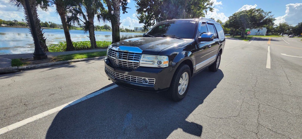 2010 Lincoln Navigator Image 3