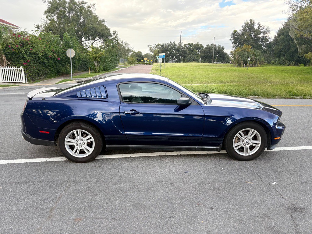 2012 Ford Mustang Image 5