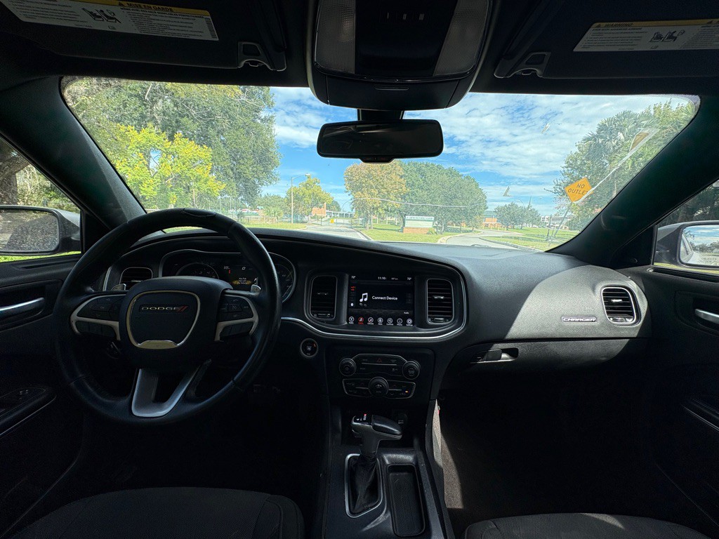 2017 Dodge Charger Image 12