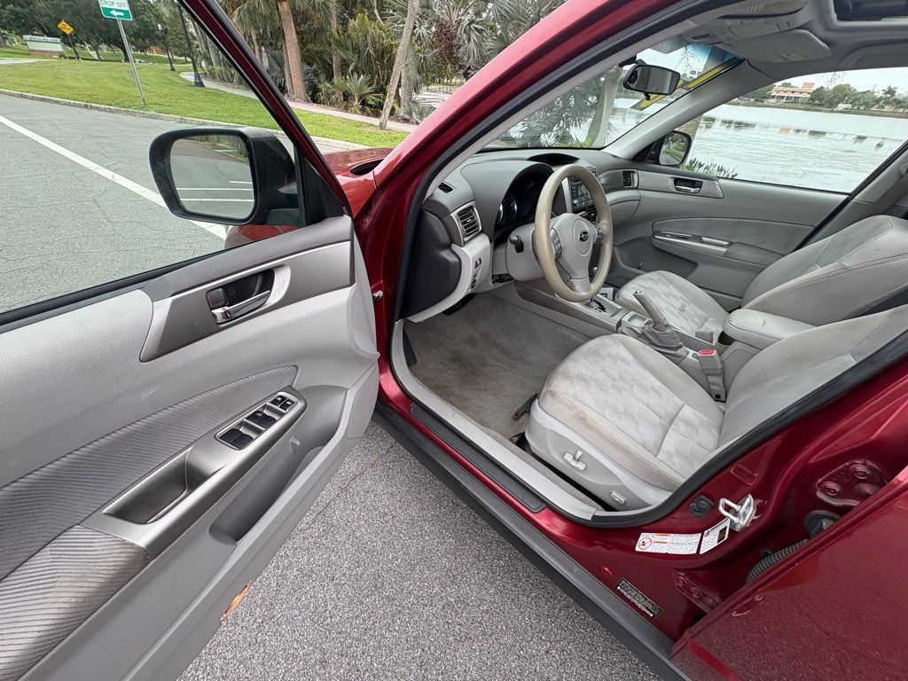 2010 Subaru Forester Image 11