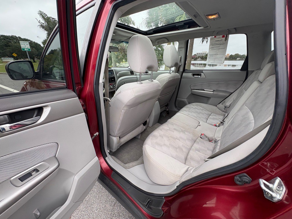 2010 Subaru Forester Image 16