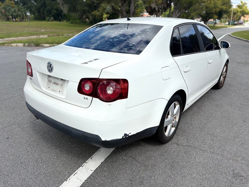 2010 Volkswagen Jetta Image 7