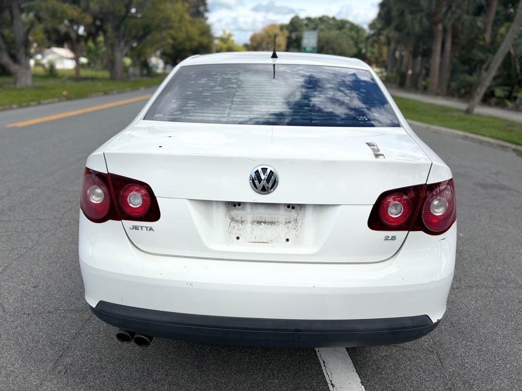 2010 Volkswagen Jetta Image 8