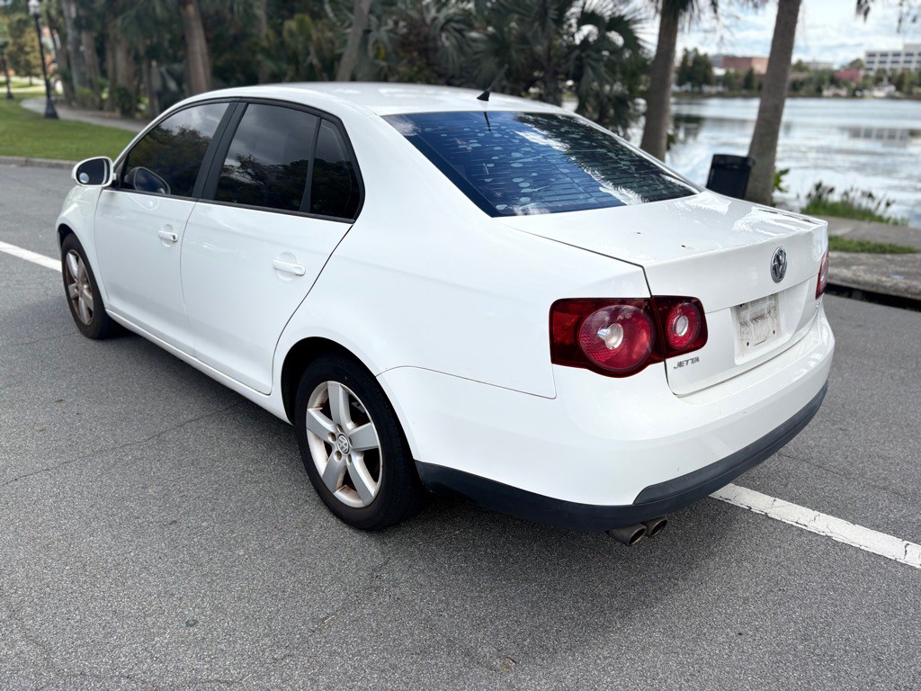 2010 Volkswagen Jetta Image 9