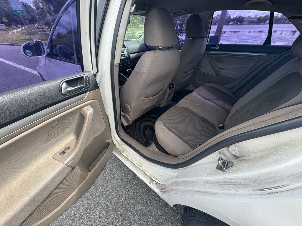 2010 Volkswagen Jetta Image 10