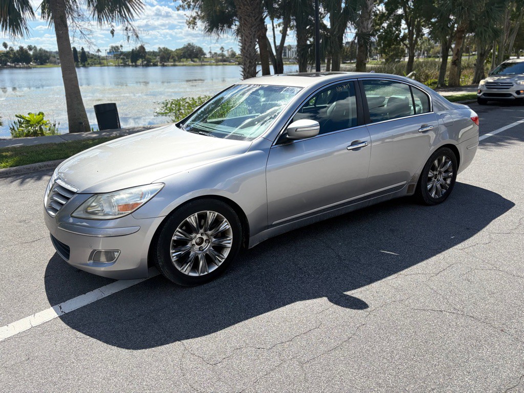 2009 Hyundai Genesis Image 2
