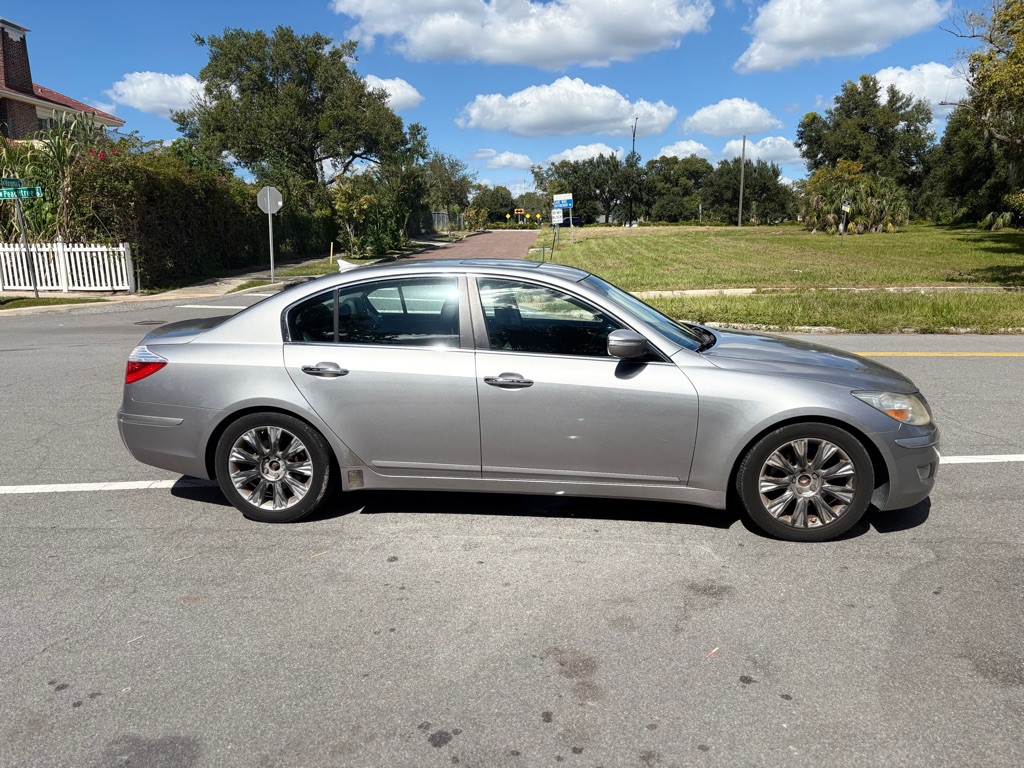 2009 Hyundai Genesis Image 6