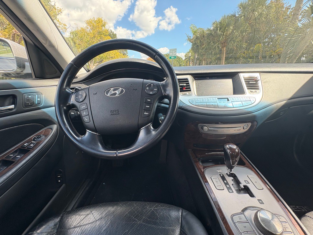 2009 Hyundai Genesis Image 14