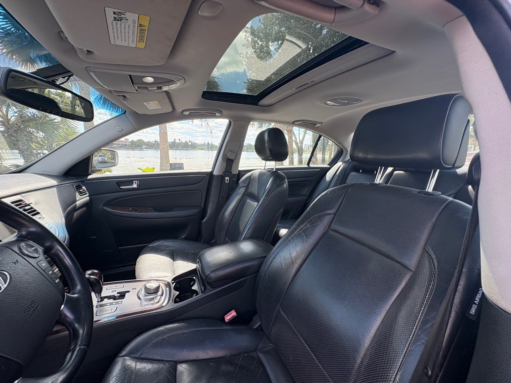 2009 Hyundai Genesis Image 21