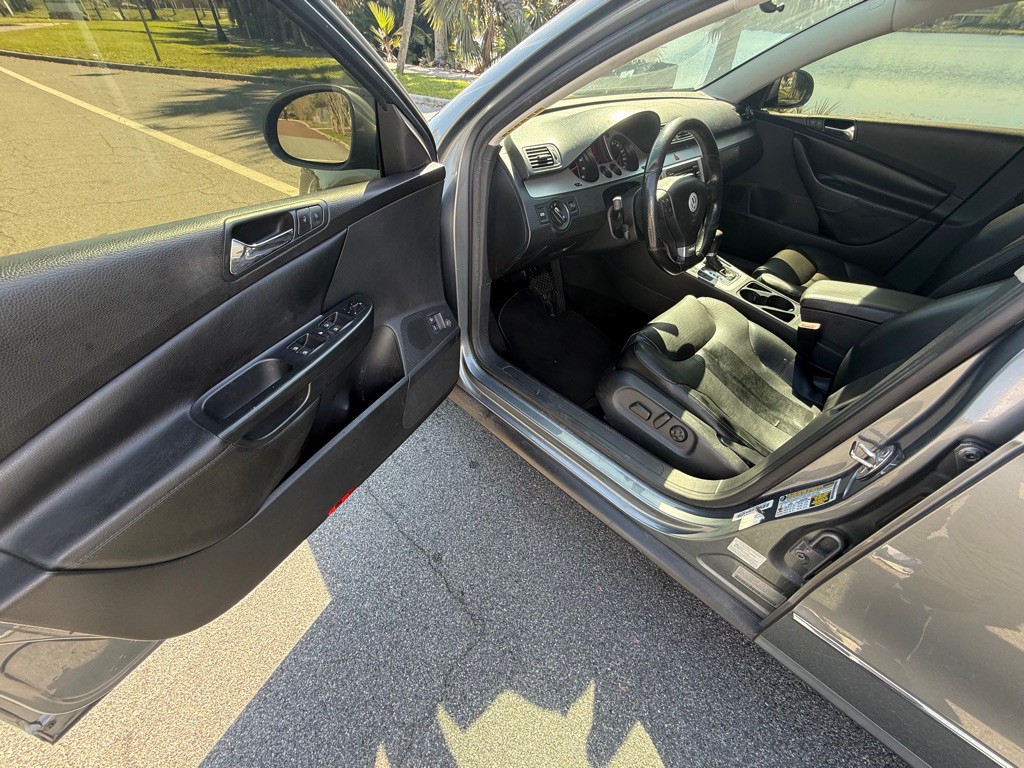 2008 Volkswagen Passat Image 14