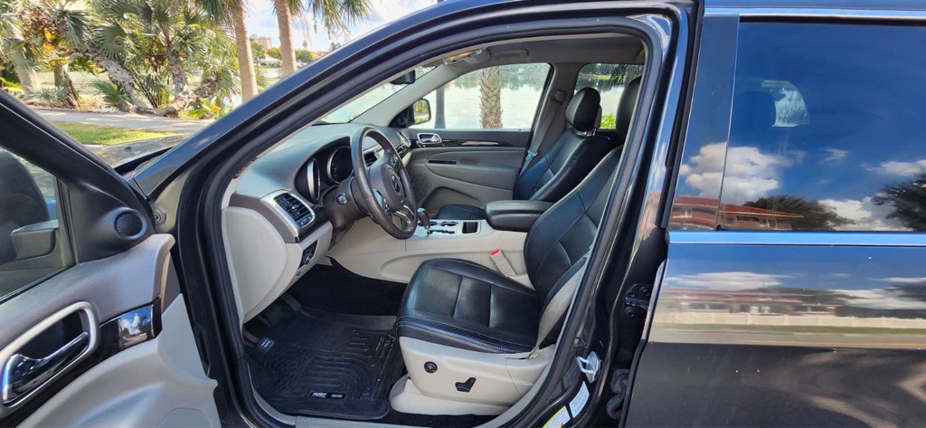 2011 Jeep Grand Cherokee Image 15