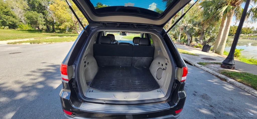 2011 Jeep Grand Cherokee Image 7