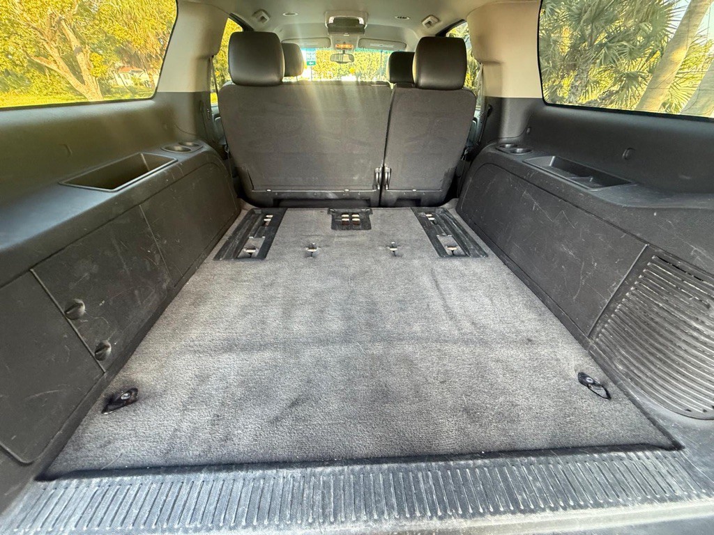 2012 Chevrolet Suburban Image 9