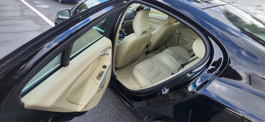 2015 Volvo S60 Image 3