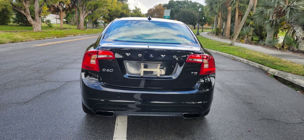 2015 Volvo S60 Image 5