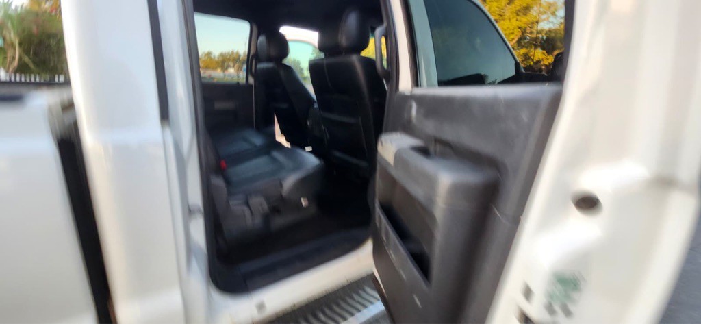 2013 Ford F-250 Image 2