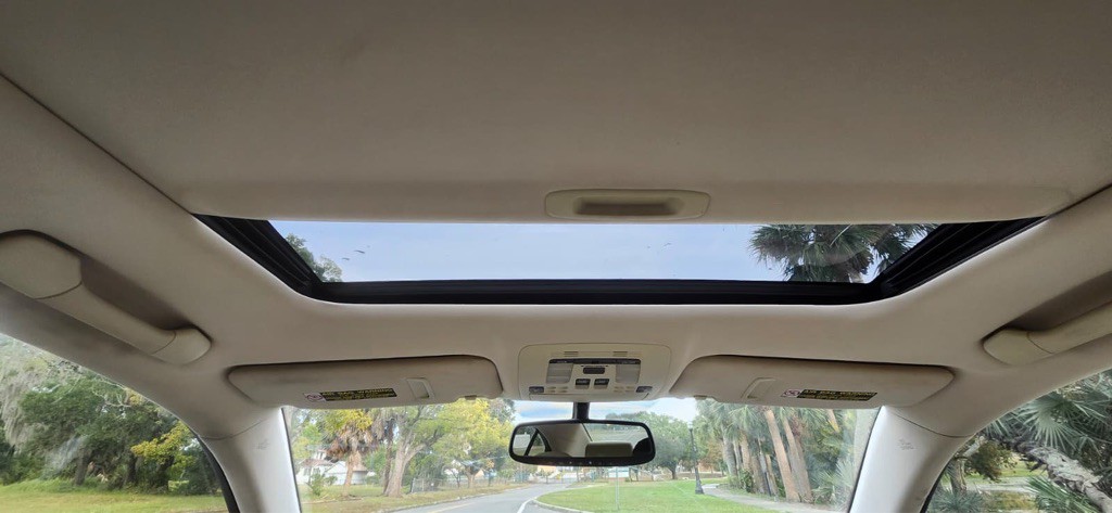 2011 Lexus IS Image 7