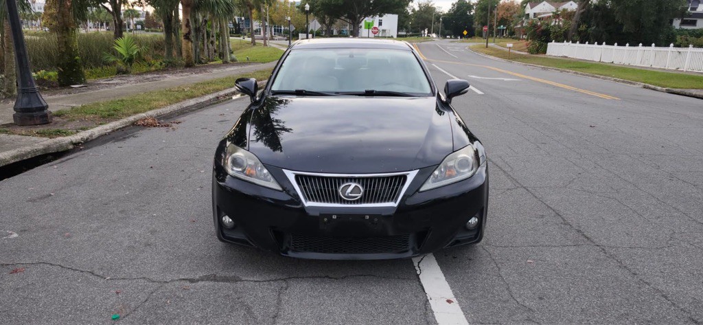 2011 Lexus IS Image 13