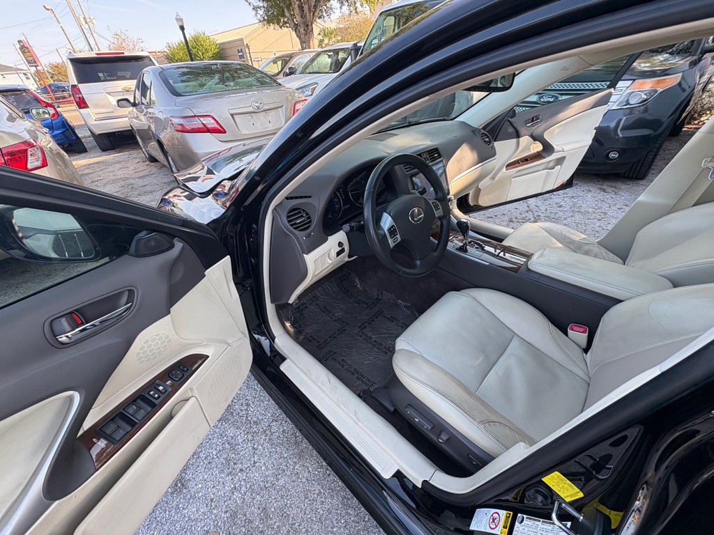 2011 Lexus IS Image 22