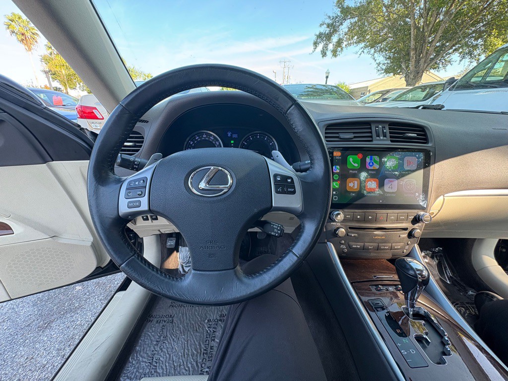 2011 Lexus IS Image 23