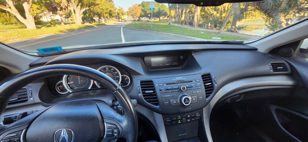 2010 Acura TSX Image 2