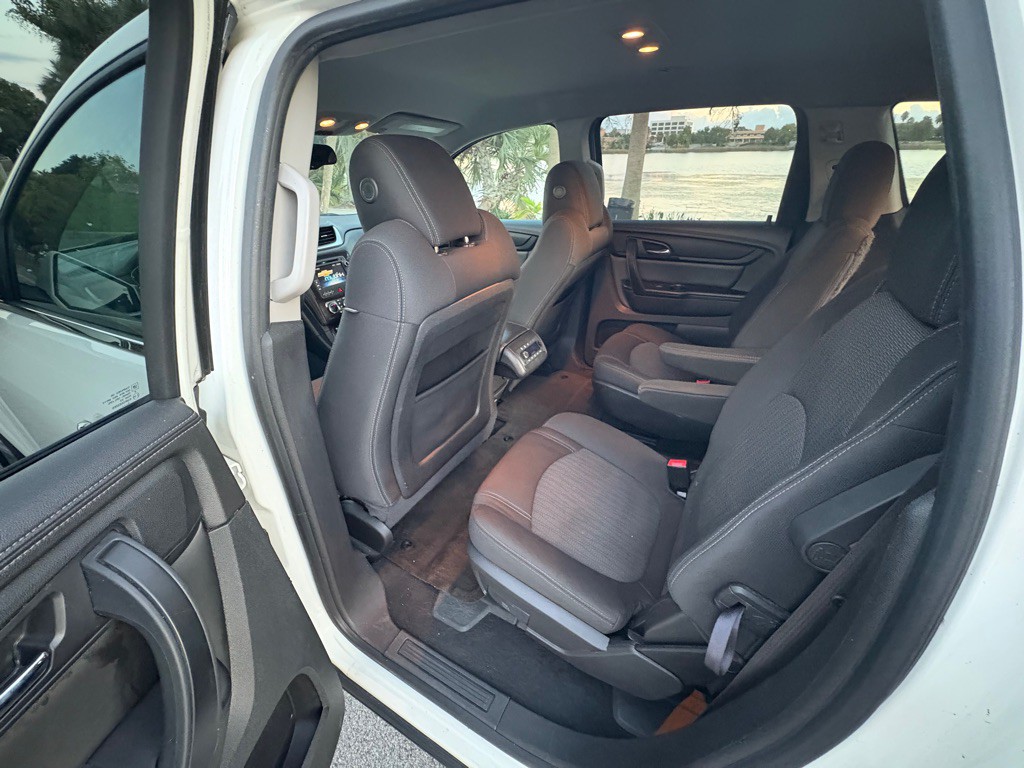 2015 Chevrolet Traverse Image 8