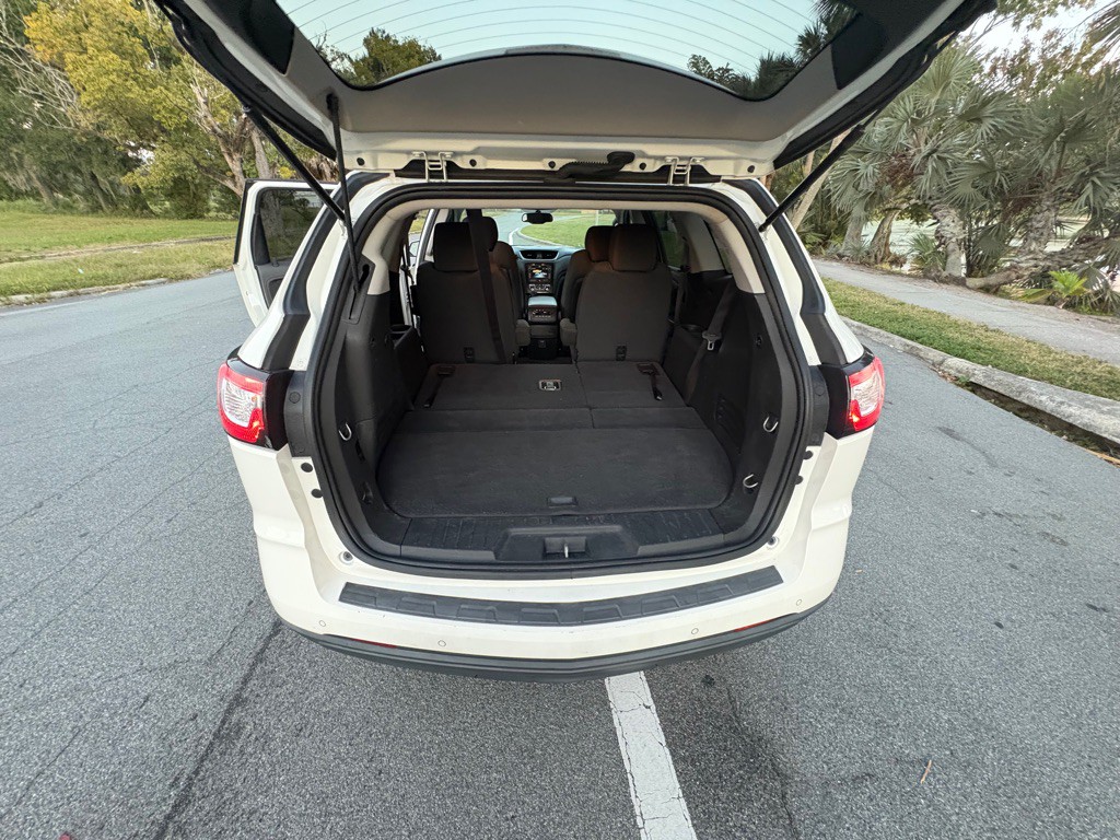 2015 Chevrolet Traverse Image 12