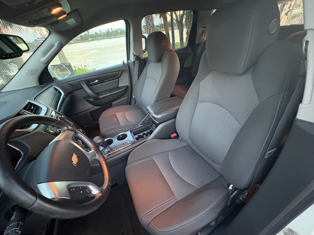 2015 Chevrolet Traverse Image 16